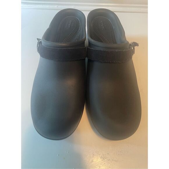 CROCs Clogs  - Picture 1 of 6
